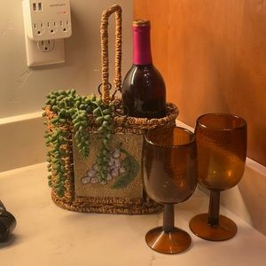 Wine bottle caddy